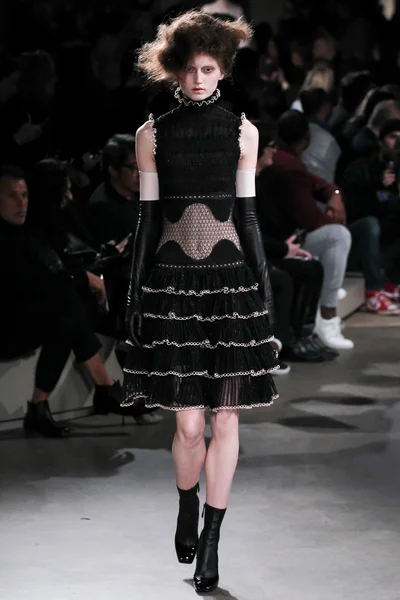 Look 9
